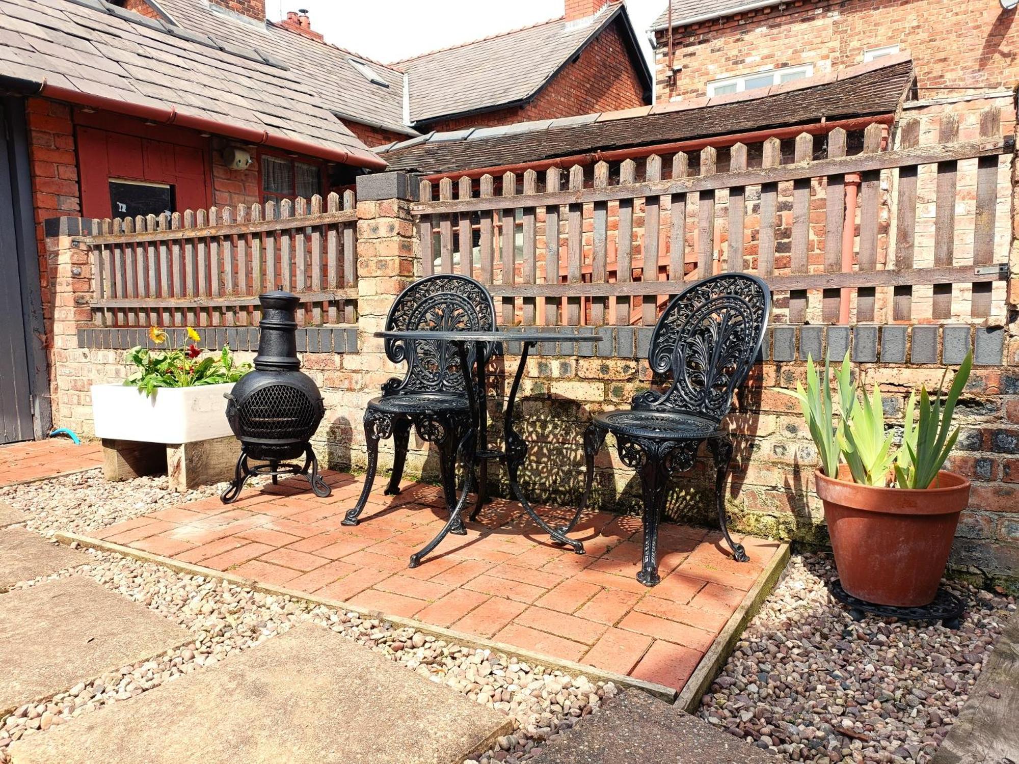 Charming Terrace Home In Whitchurch وايت شيرش المظهر الخارجي الصورة